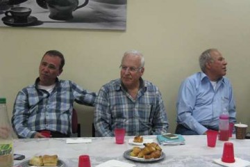 "איזה כייף שיש כאלה חברים"